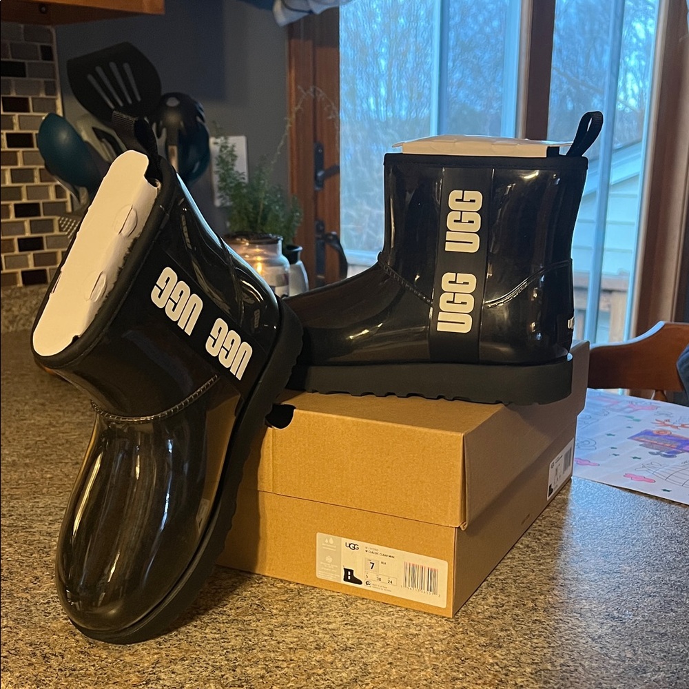 NWT UGG Black Glossy Ankle Rain Boots with White Logo
